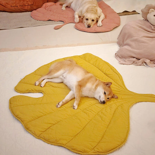Calming Leaf Shape Dog Blanket
